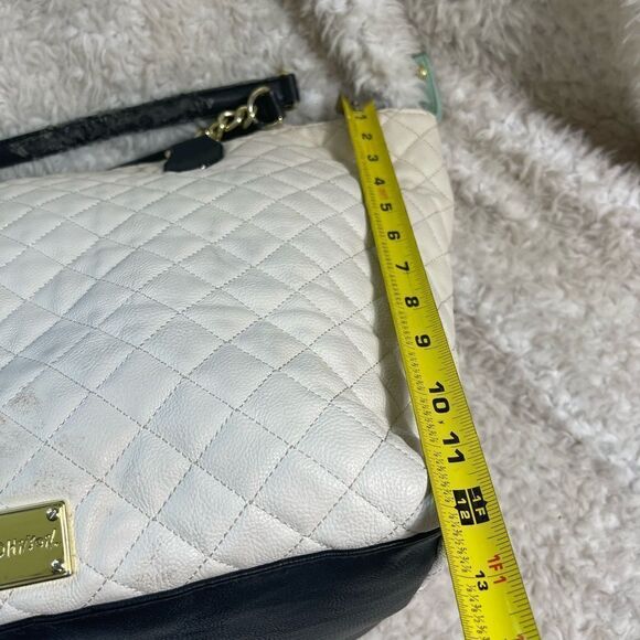 Betsey Johnson beige quilted large tote with black bow accent mint green… - Picture 8 of 16